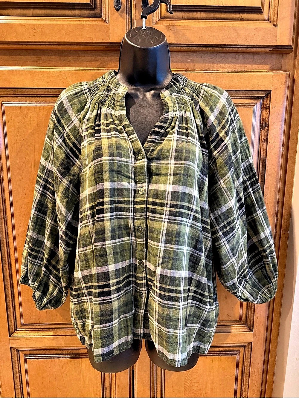 Time and Tru Plaid Cotton Button Down in Green Size Medium